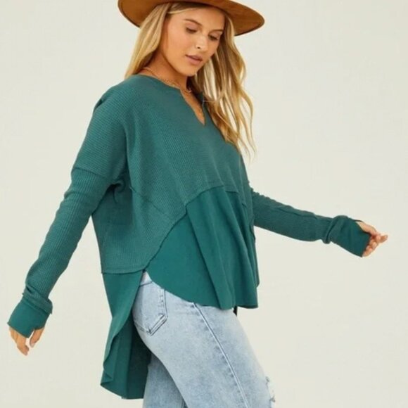 Altar’d State Women’s Teal Waffle Knit Split Neck High Low Top Thumbholes S - Picture 7 of 7